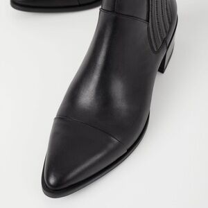 Marja is the classic Western boots and Vagabond icon.